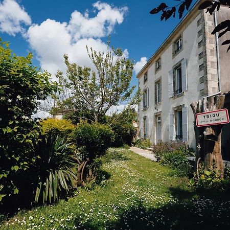 Chez Guilem Bed & Breakfast Saint-Maixent-l'Ecole Exterior photo